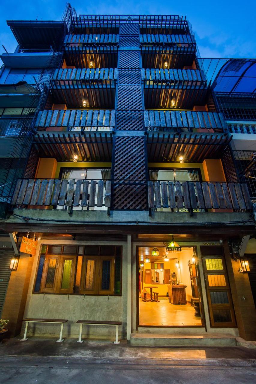 Banthat Thong Hostel Bangkok Exterior foto