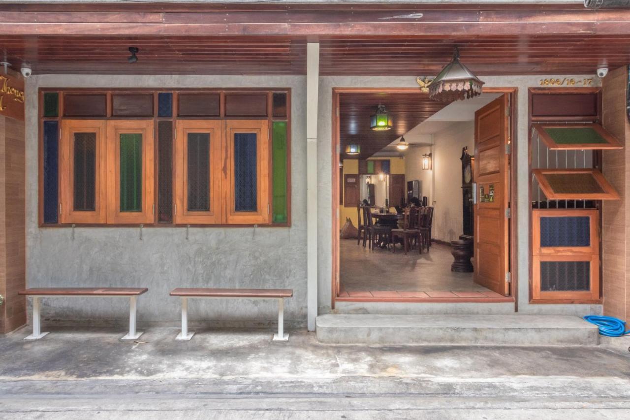 Banthat Thong Hostel Bangkok Exterior foto